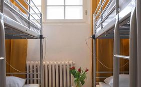 New World St Hostel And Private Room